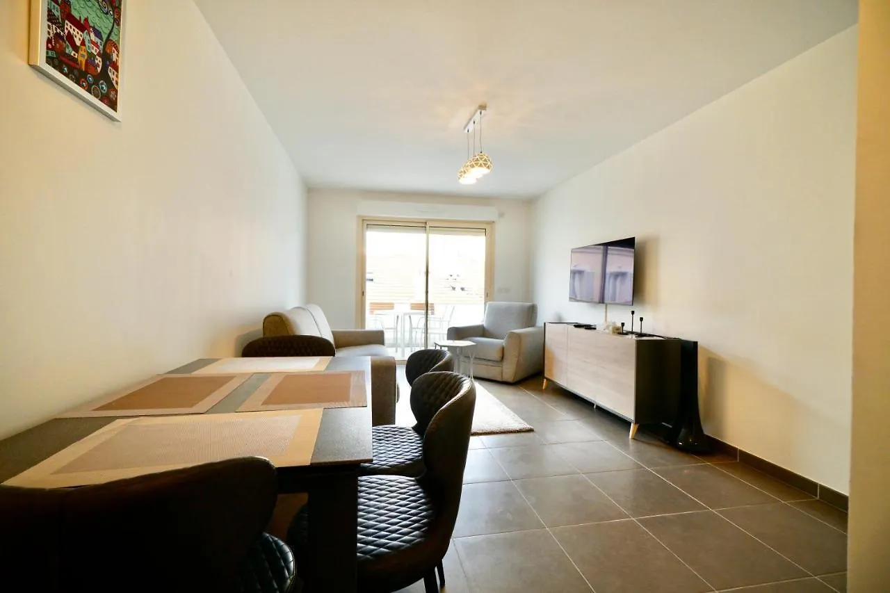 Apartment Montaigne Cannes