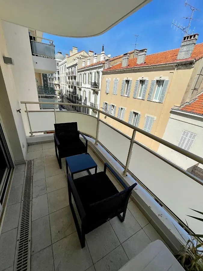 Apartment Montaigne Cannes 0*,